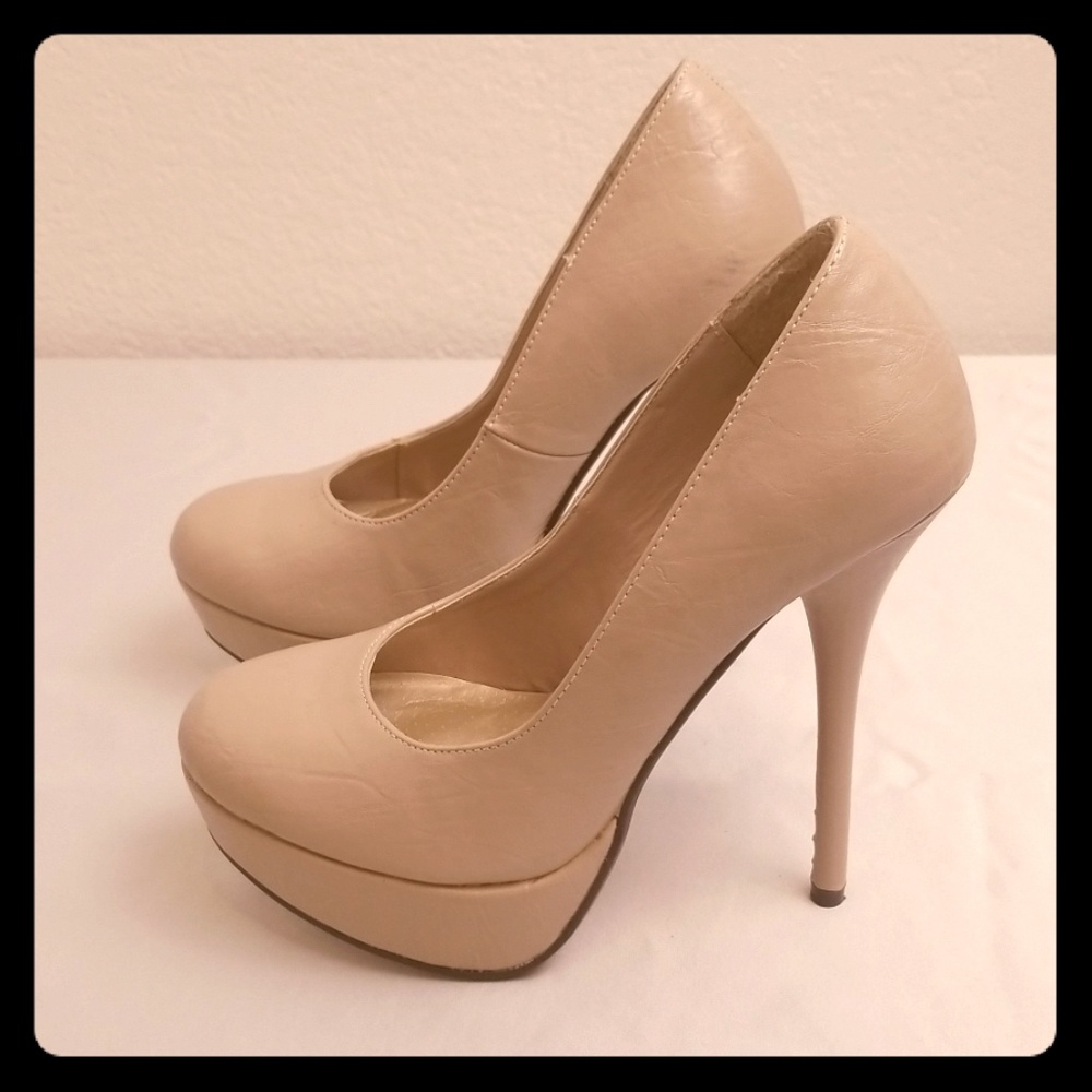 Nude Color Women Size 7 heels